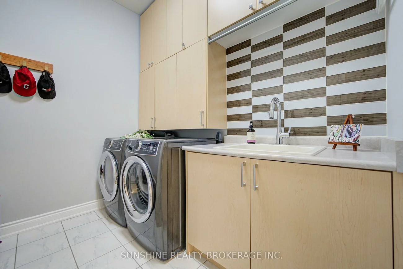 62, Betty May, Queensville, East Gwillimbury