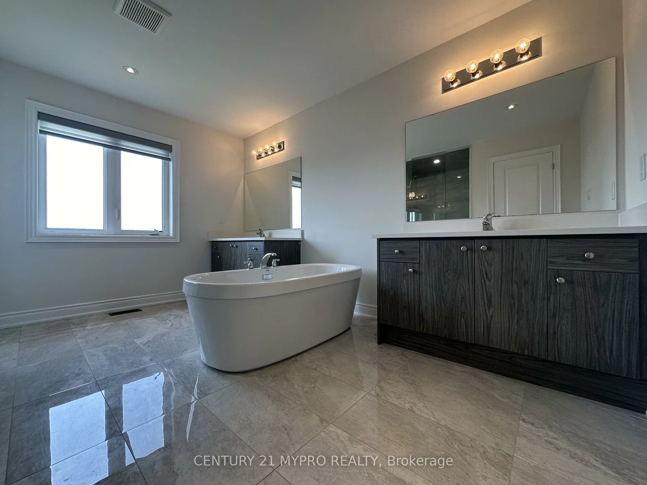 401, Seaview, Queensville, East Gwillimbury