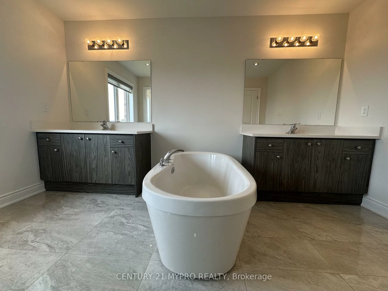 401, Seaview, Queensville, East Gwillimbury