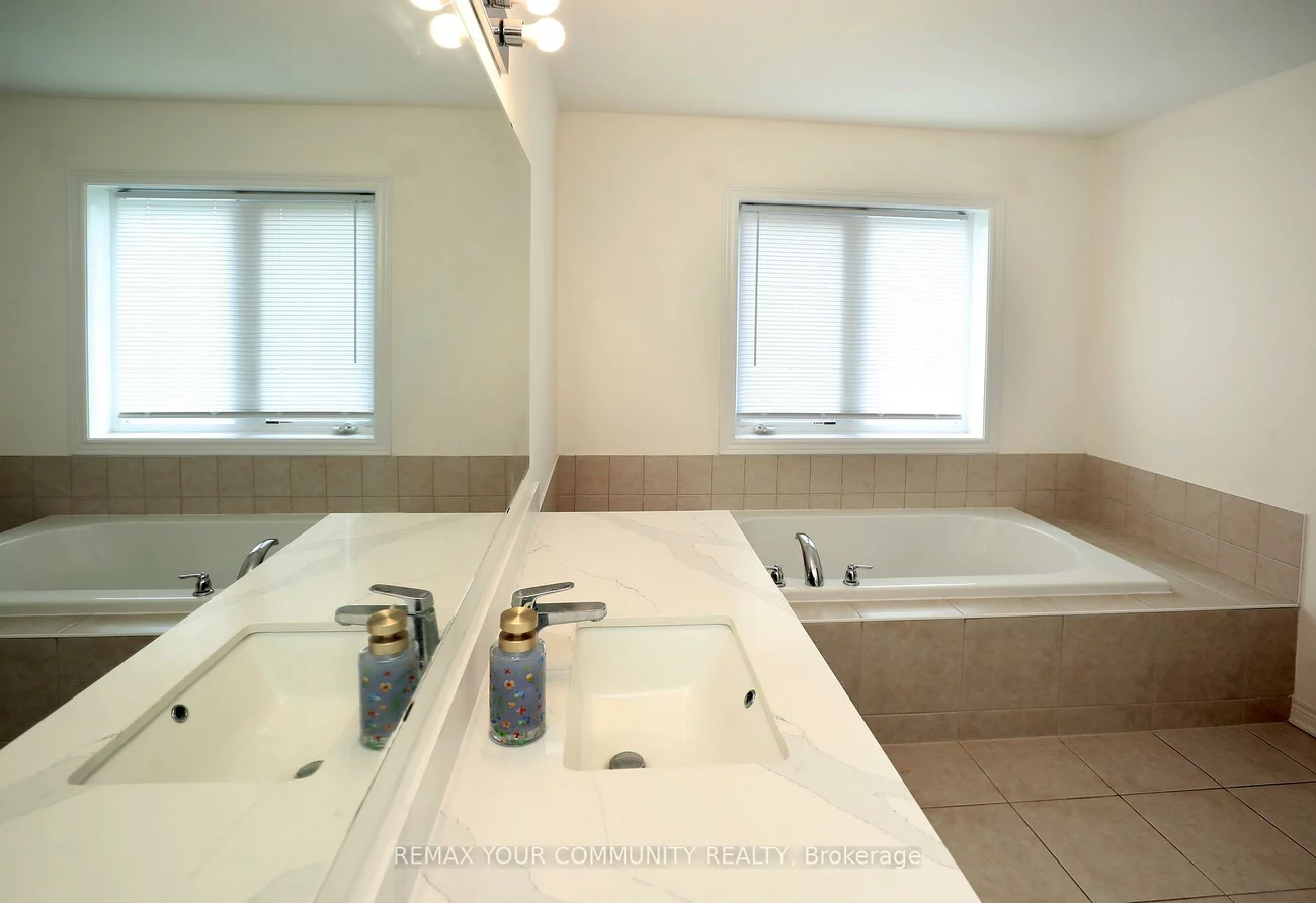 39, Kavanagh, Sharon, East Gwillimbury
