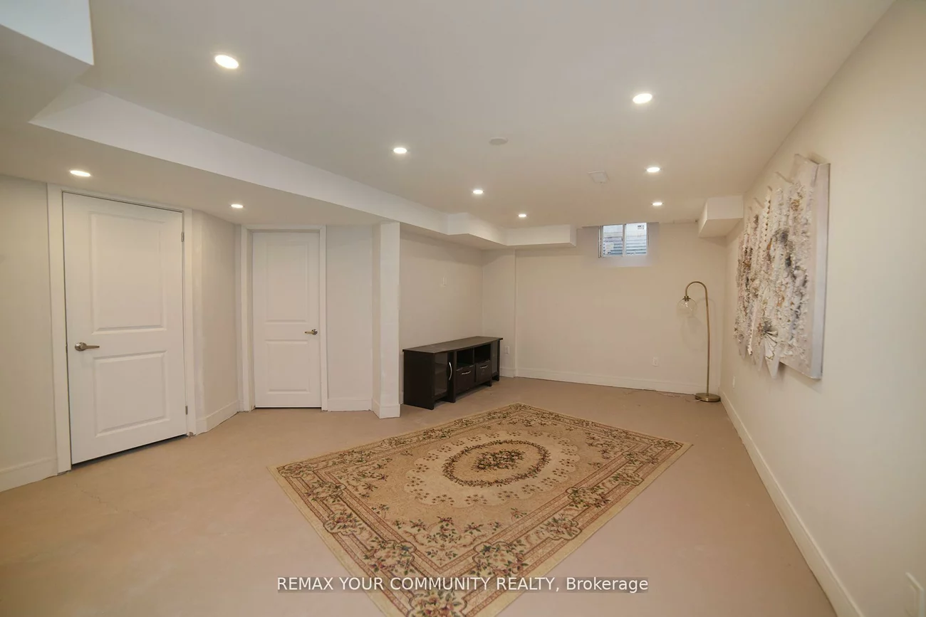 12, Viola, Sharon, East Gwillimbury