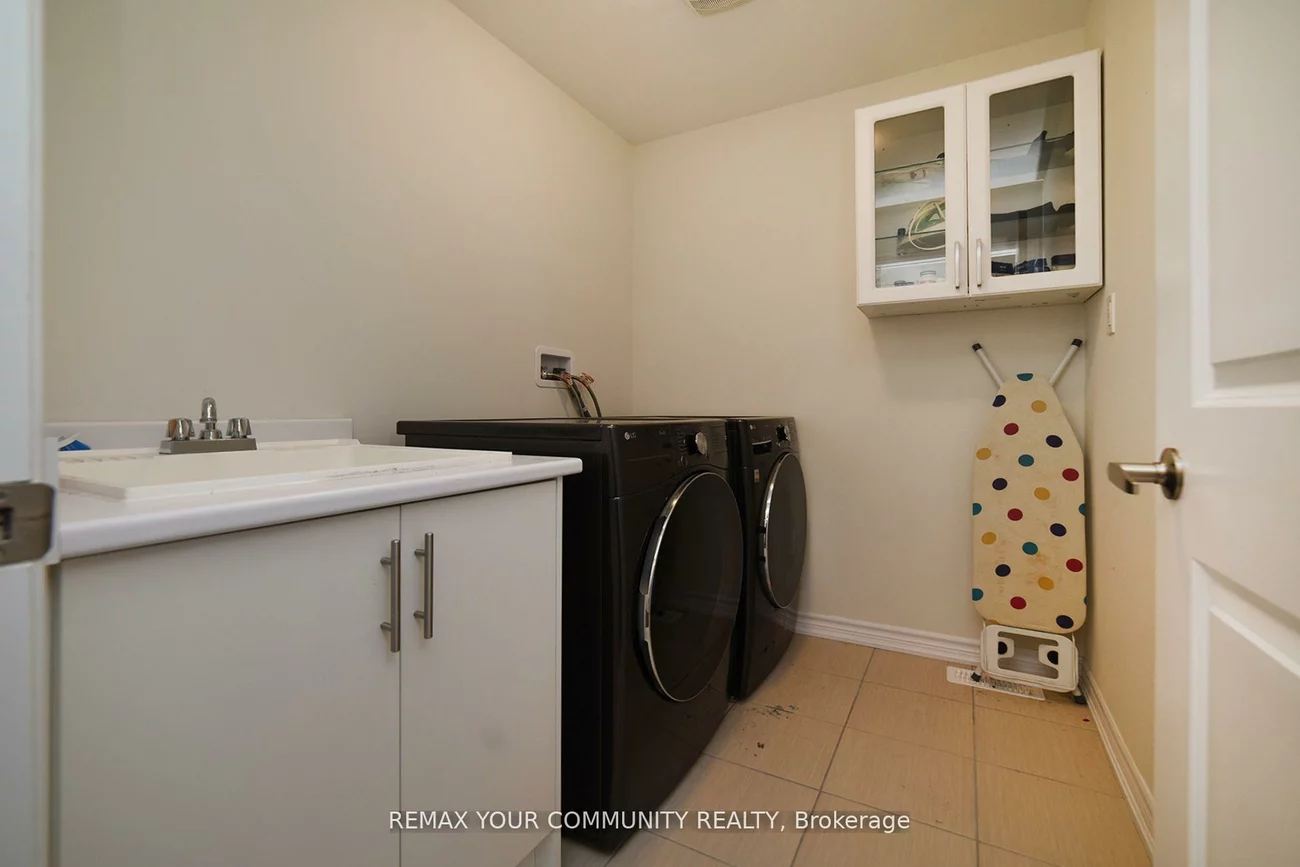 12, Viola, Sharon, East Gwillimbury