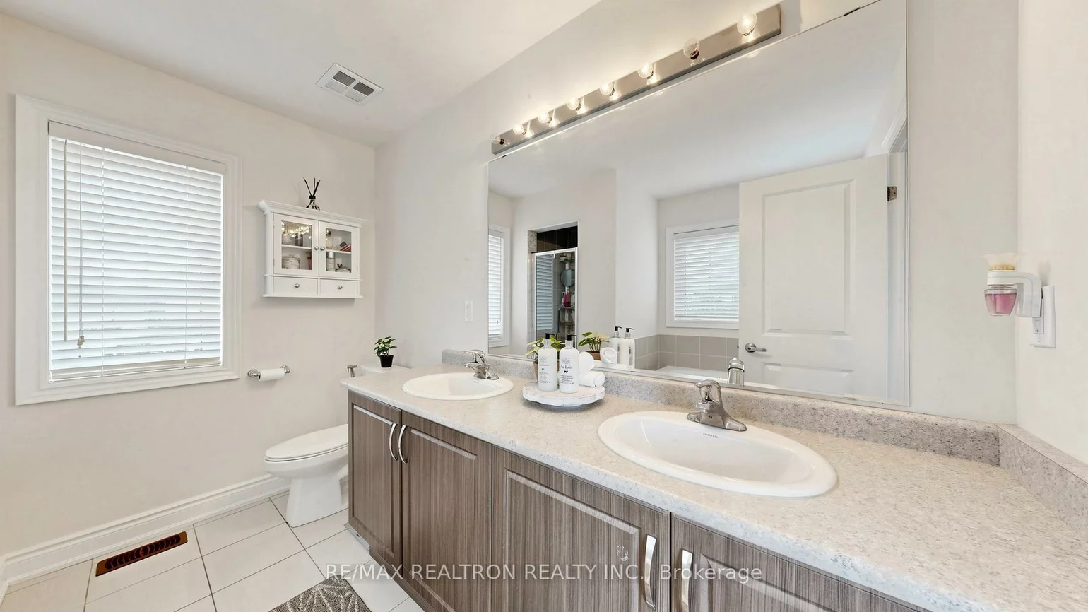 18, Ladder, Sharon, East Gwillimbury