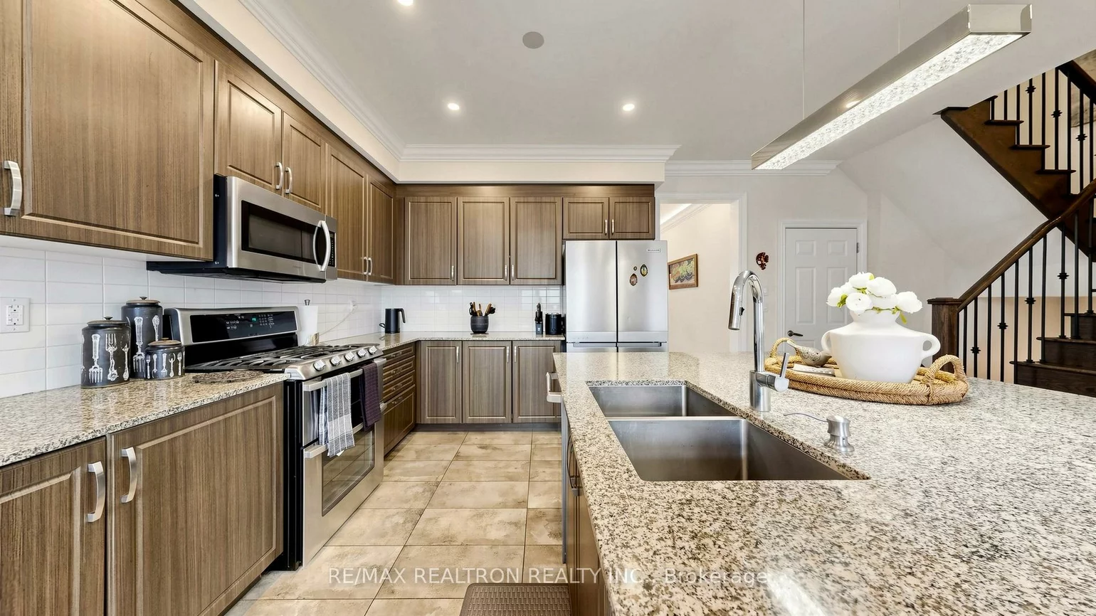 18, Ladder, Sharon, East Gwillimbury