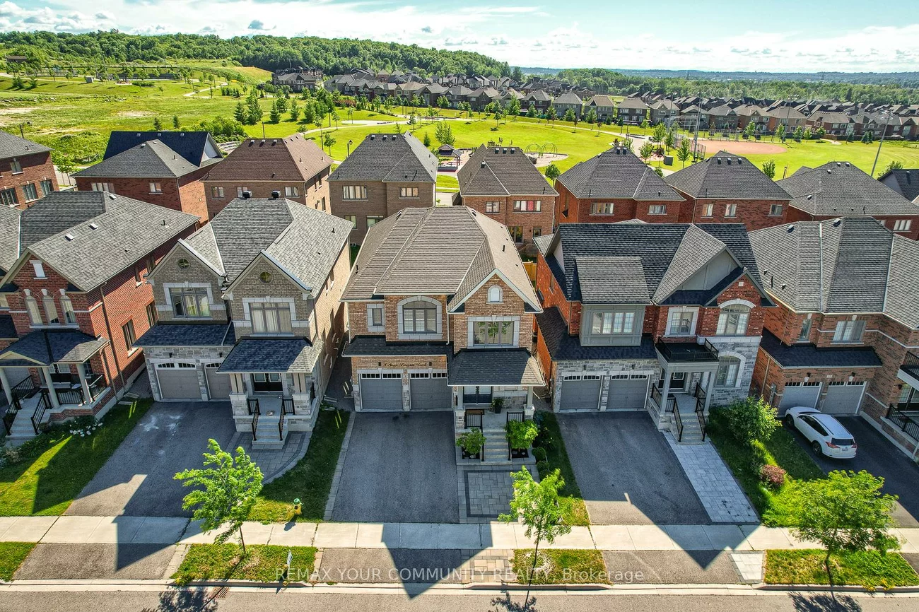 8, Snap Dragon, Holland Landing, East Gwillimbury