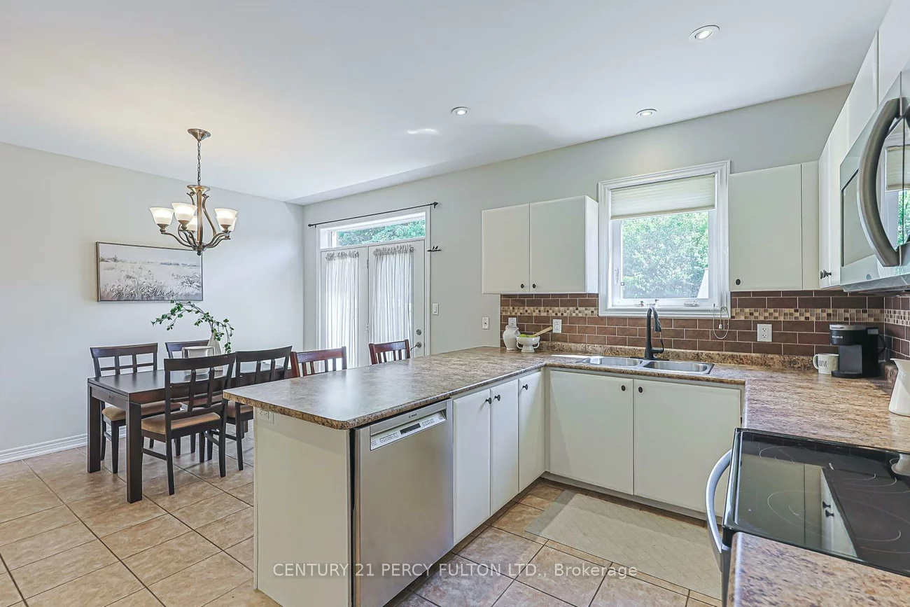 42, Arthur Case, Mt Albert, East Gwillimbury