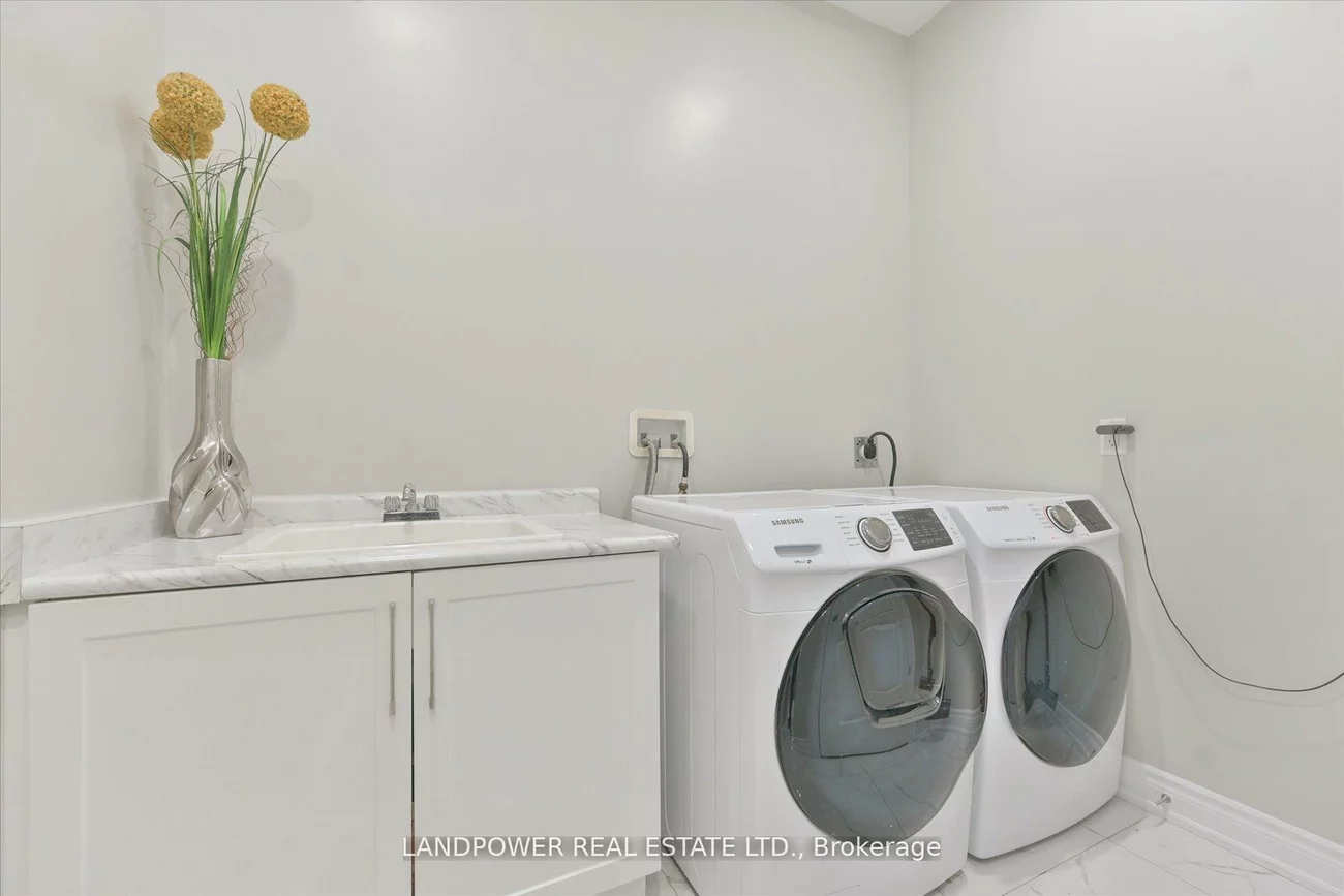 20, Tesla, Holland Landing, East Gwillimbury