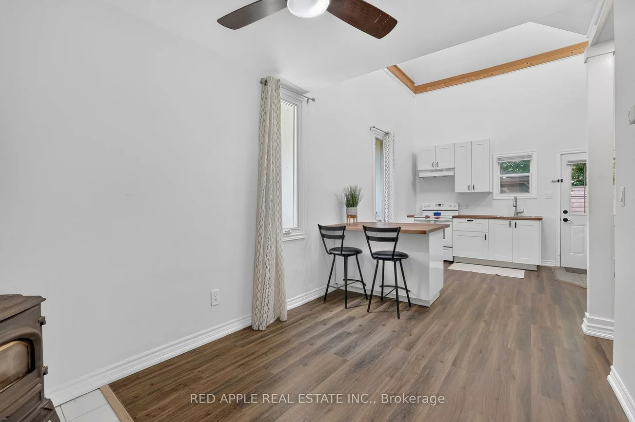 20435, Leslie, Queensville, East Gwillimbury