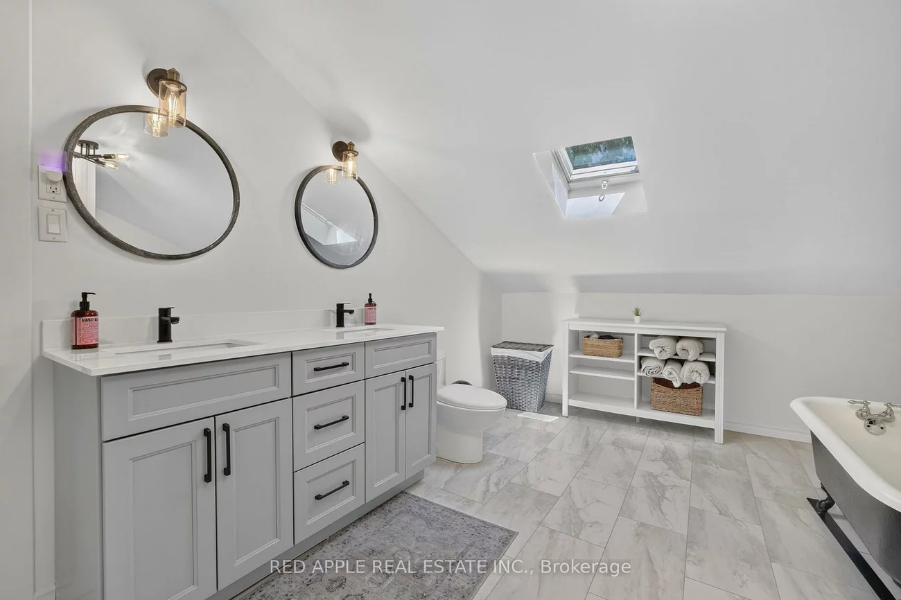 20435, Leslie, Queensville, East Gwillimbury