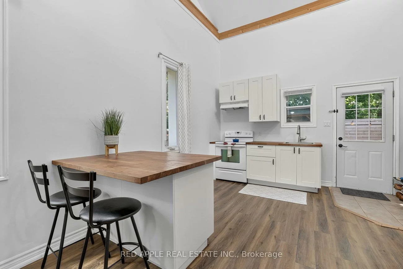 20435, Leslie, Queensville, East Gwillimbury