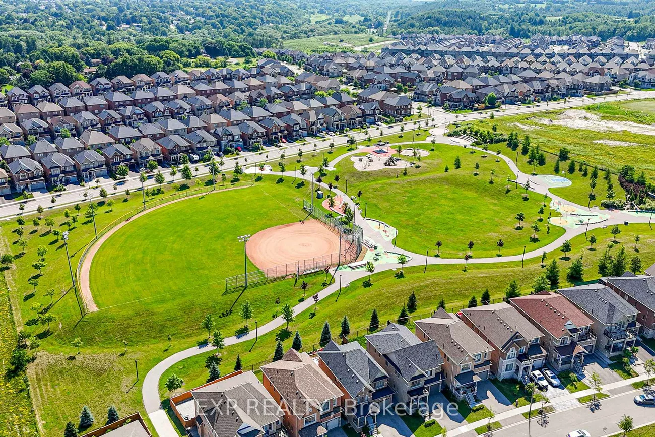 8, Prosperity, Holland Landing, East Gwillimbury