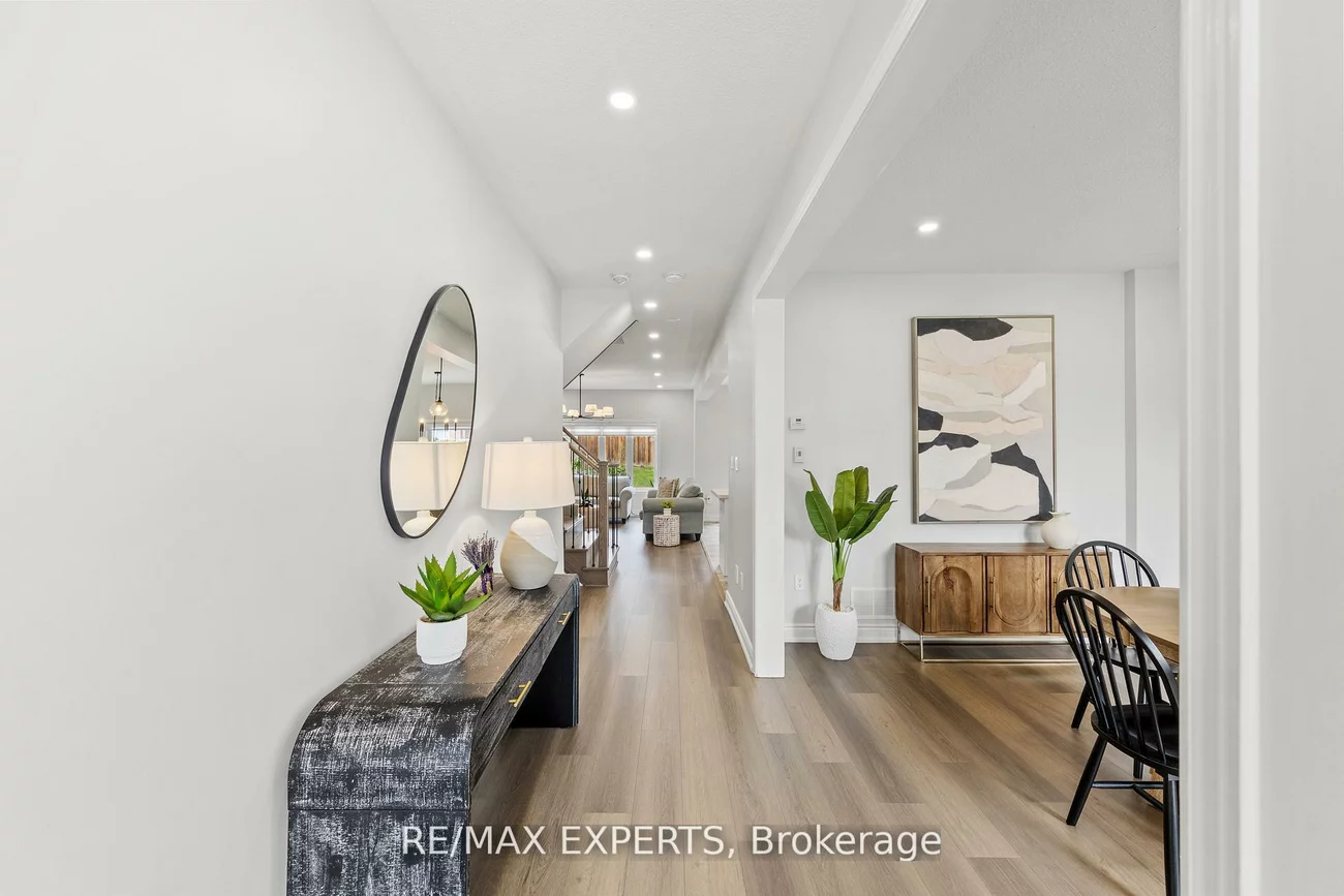 22, Manor Glen, Mt Albert, East Gwillimbury