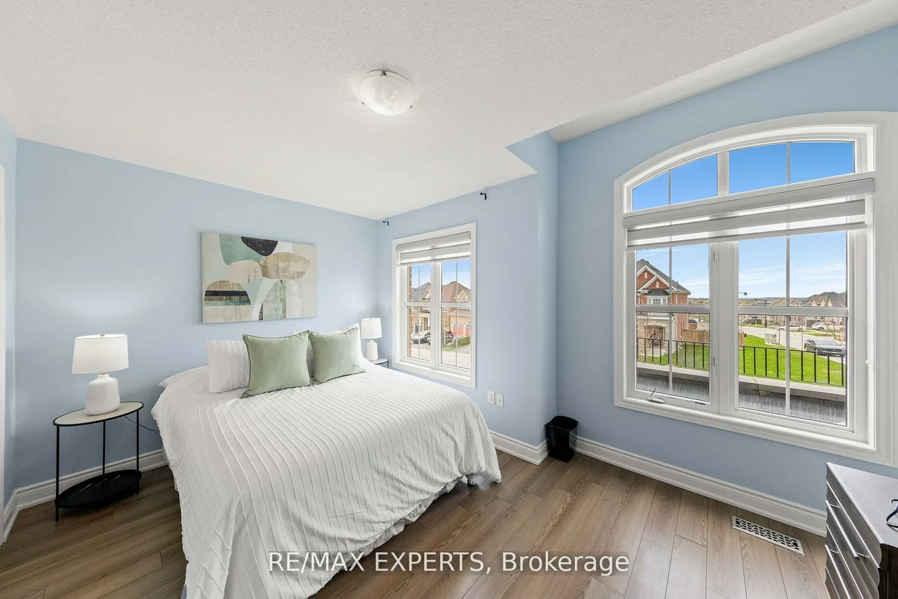 22, Manor Glen, Mt Albert, East Gwillimbury