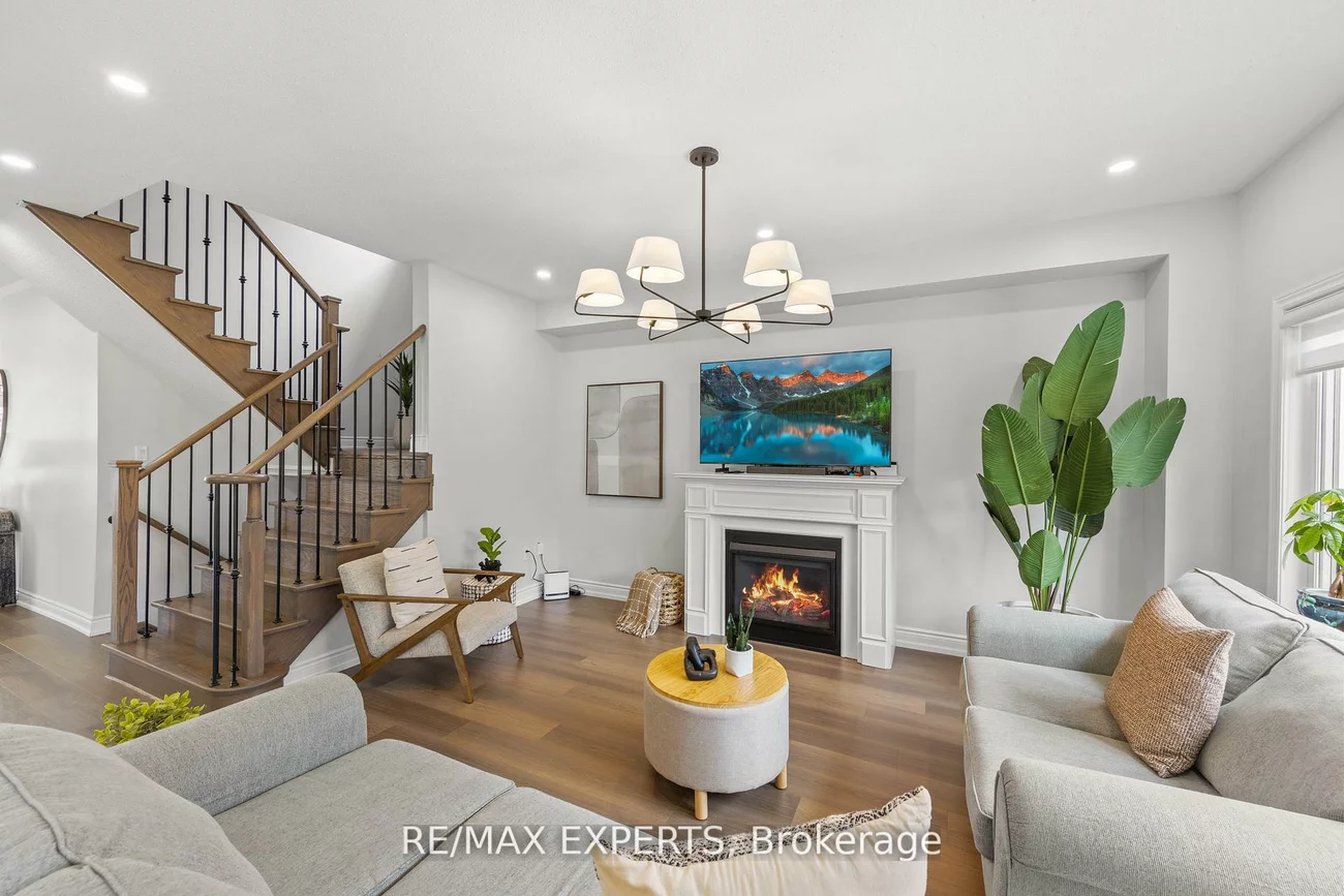 22, Manor Glen, Mt Albert, East Gwillimbury