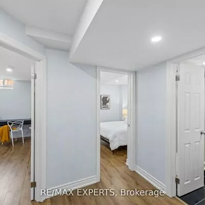 22, Manor Glen, Mt Albert, East Gwillimbury