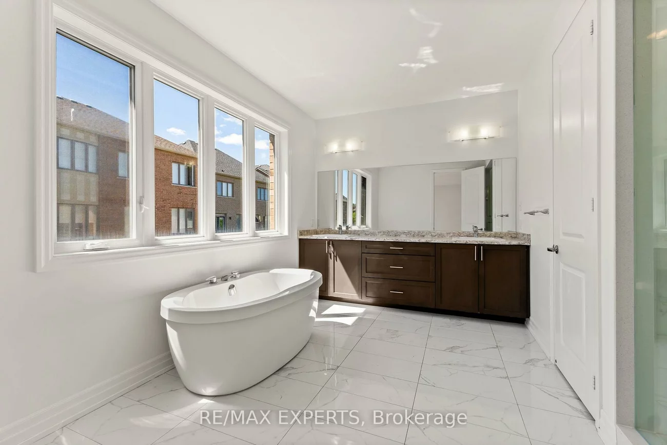 17, Red Rose, Holland Landing, East Gwillimbury