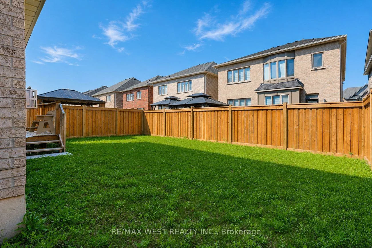 206, Dog Wood, Holland Landing, East Gwillimbury