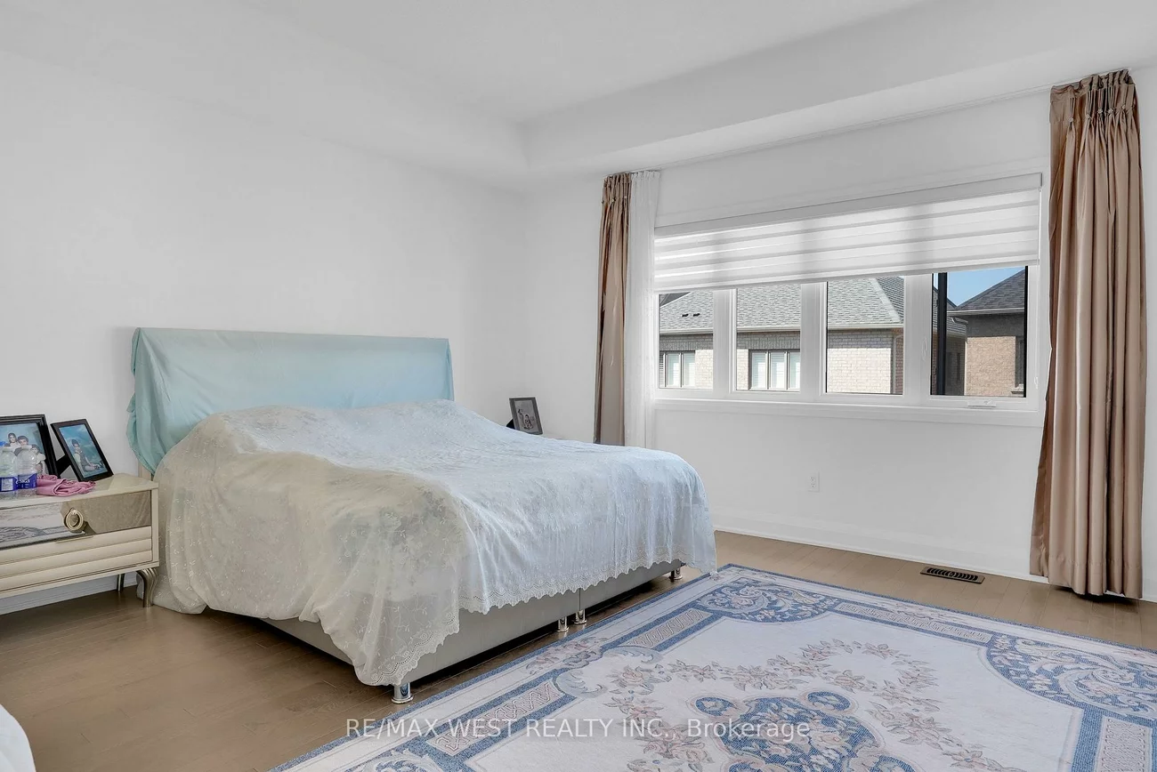 206, Dog Wood, Holland Landing, East Gwillimbury
