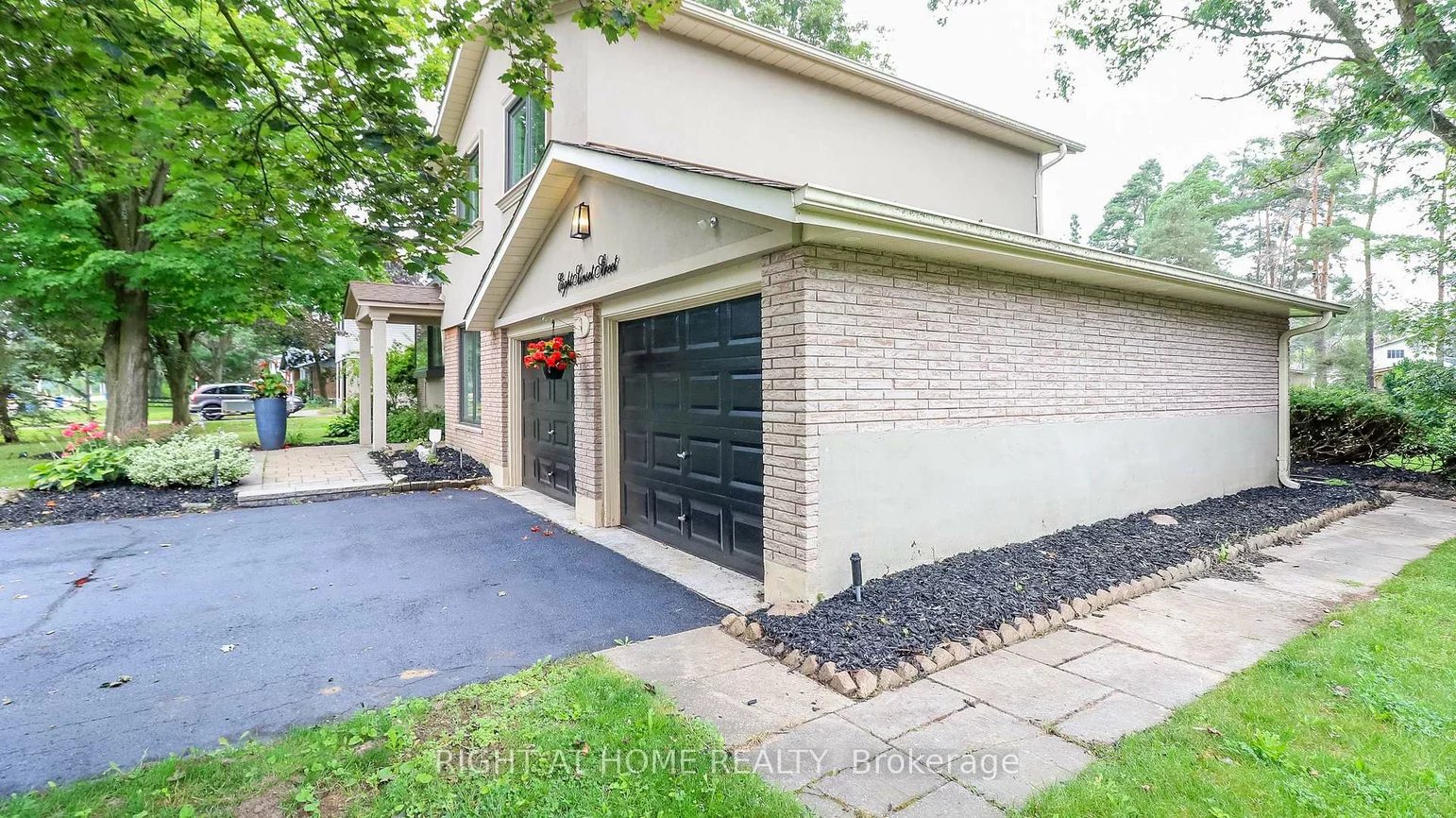 8, Sunset, Holland Landing, East Gwillimbury