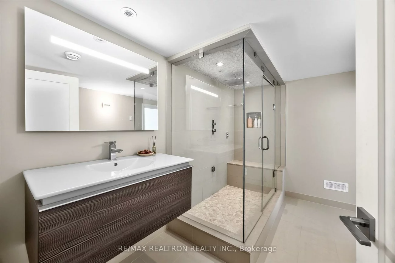 24, Maplehyrn, Sharon, East Gwillimbury