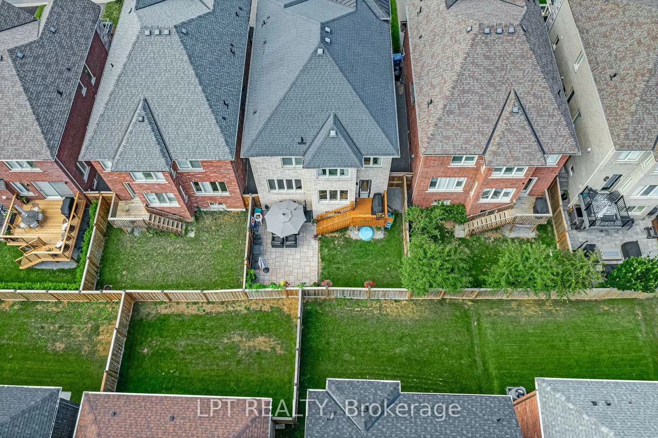 33, Mondial, Queensville, East Gwillimbury