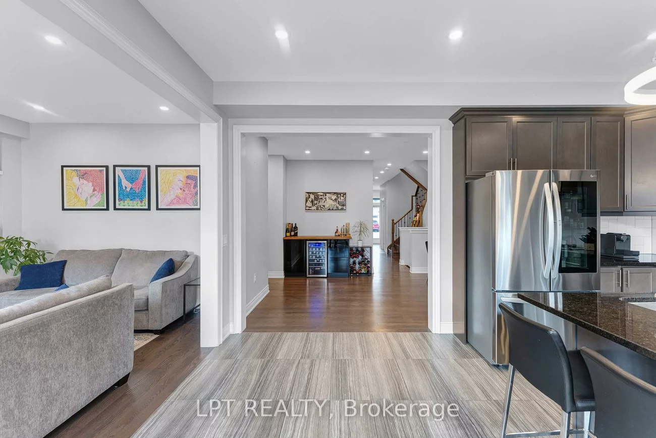 33, Mondial, Queensville, East Gwillimbury