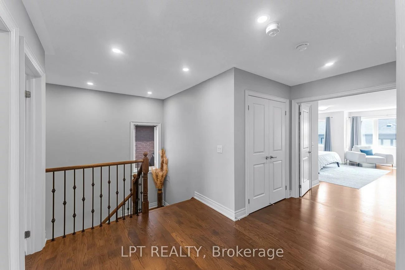33, Mondial, Queensville, East Gwillimbury