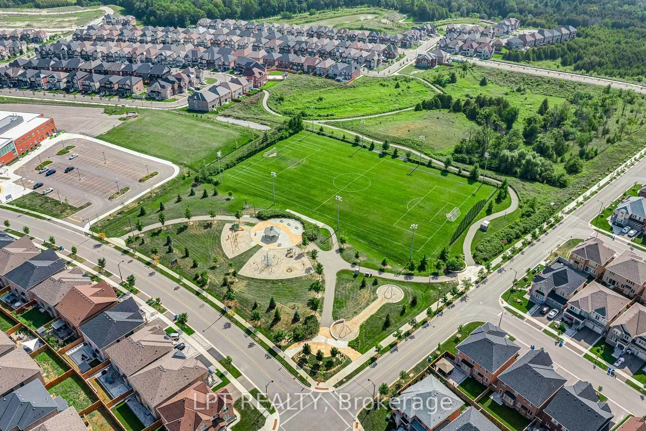 33, Mondial, Queensville, East Gwillimbury