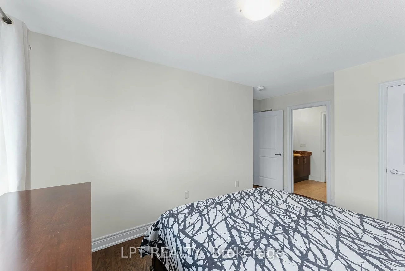 33, Mondial, Queensville, East Gwillimbury