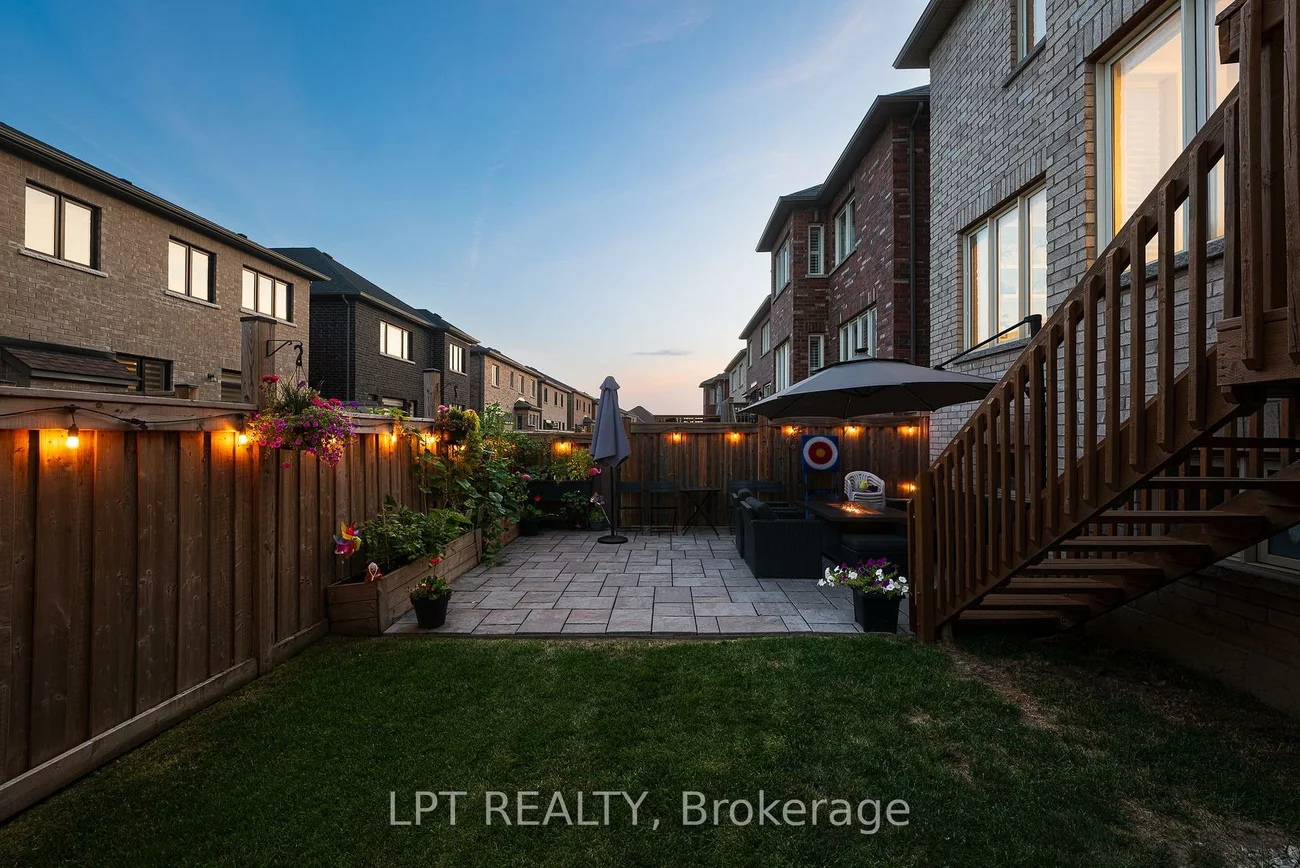 33, Mondial, Queensville, East Gwillimbury
