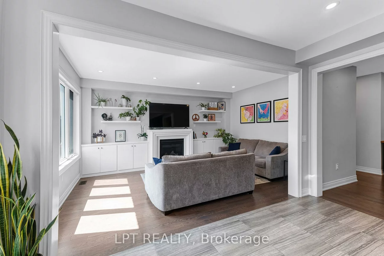 33, Mondial, Queensville, East Gwillimbury
