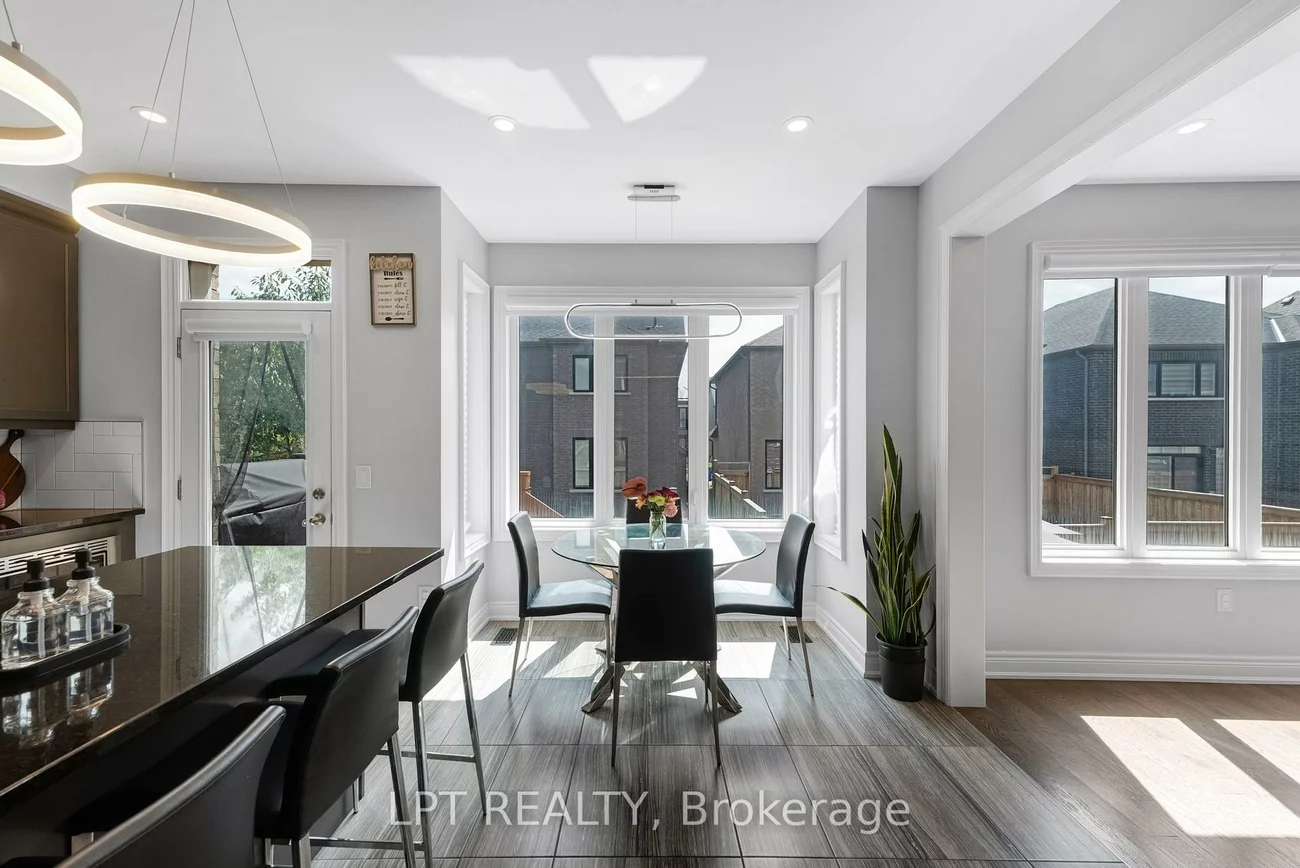 33, Mondial, Queensville, East Gwillimbury