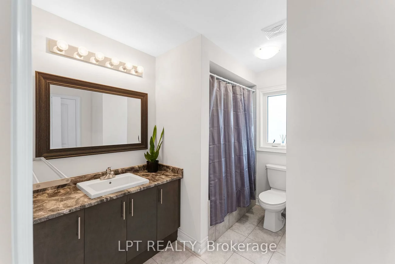33, Mondial, Queensville, East Gwillimbury