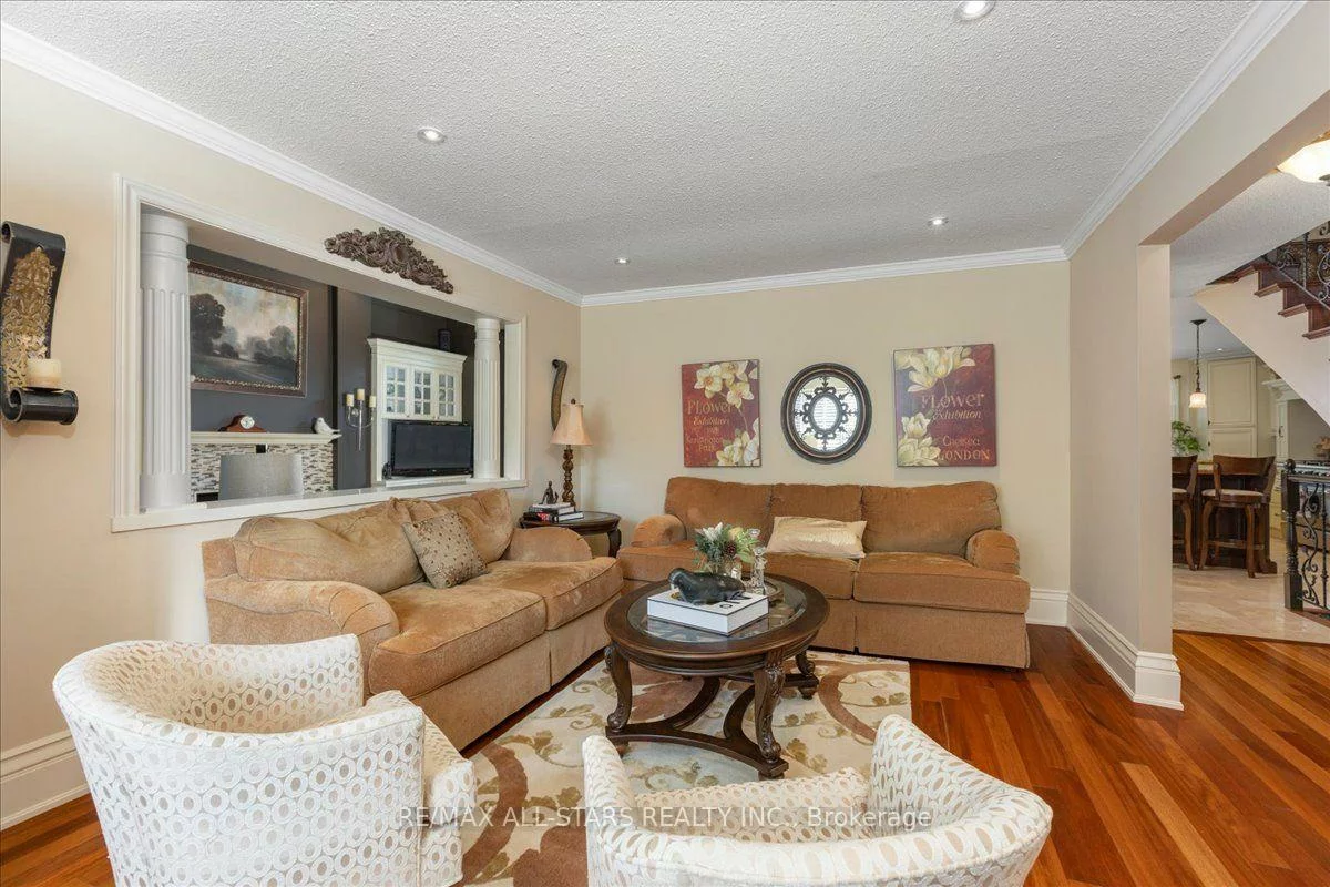 1824, Mount Albert, Sharon, East Gwillimbury