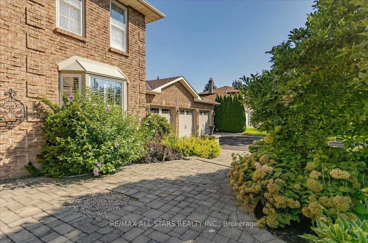 1824, Mount Albert, Sharon, East Gwillimbury
