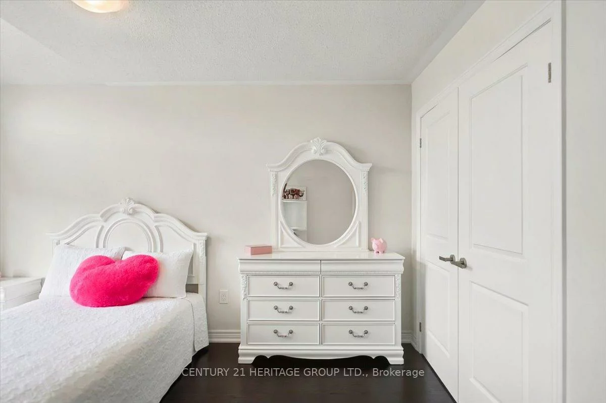 100, Mondial, Queensville, East Gwillimbury