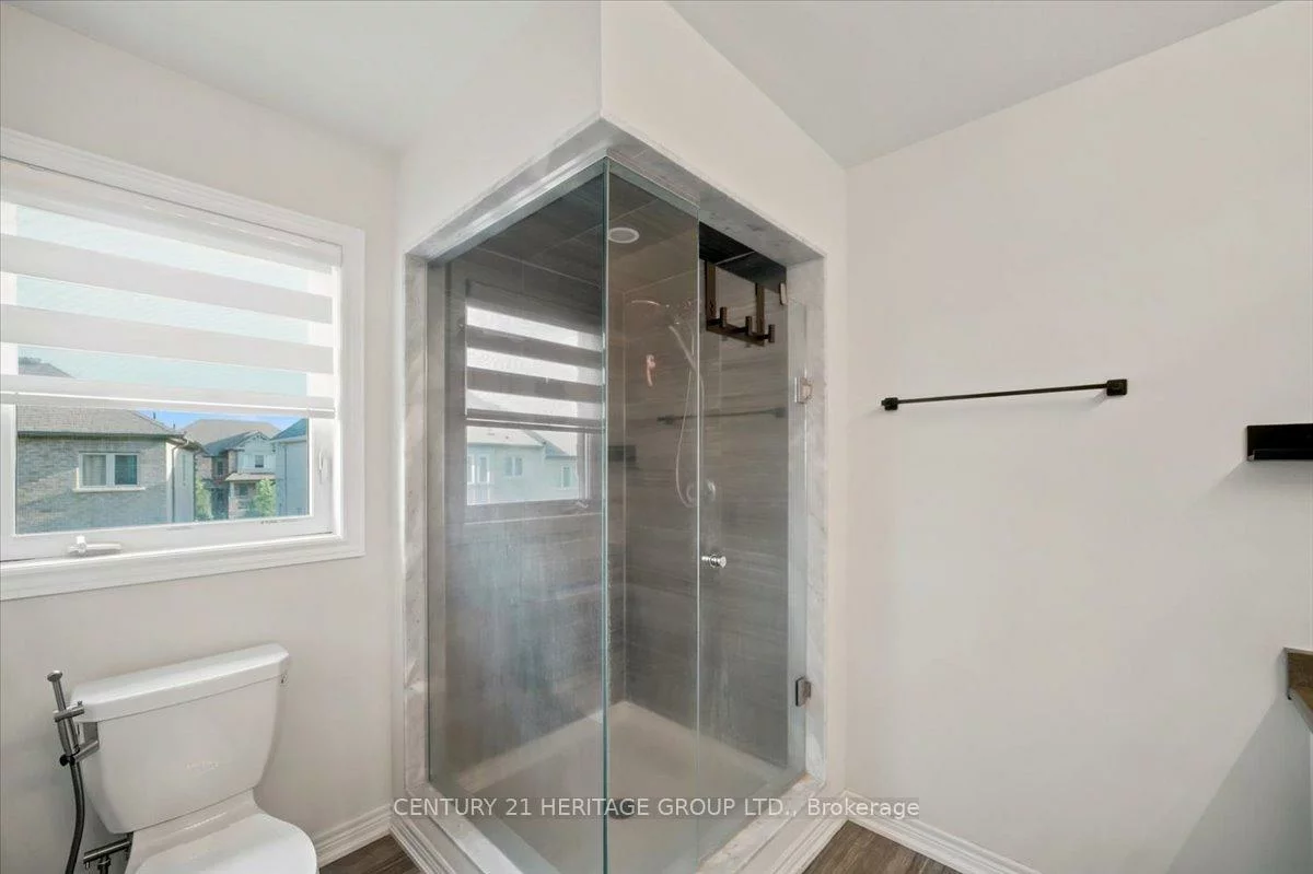 100, Mondial, Queensville, East Gwillimbury