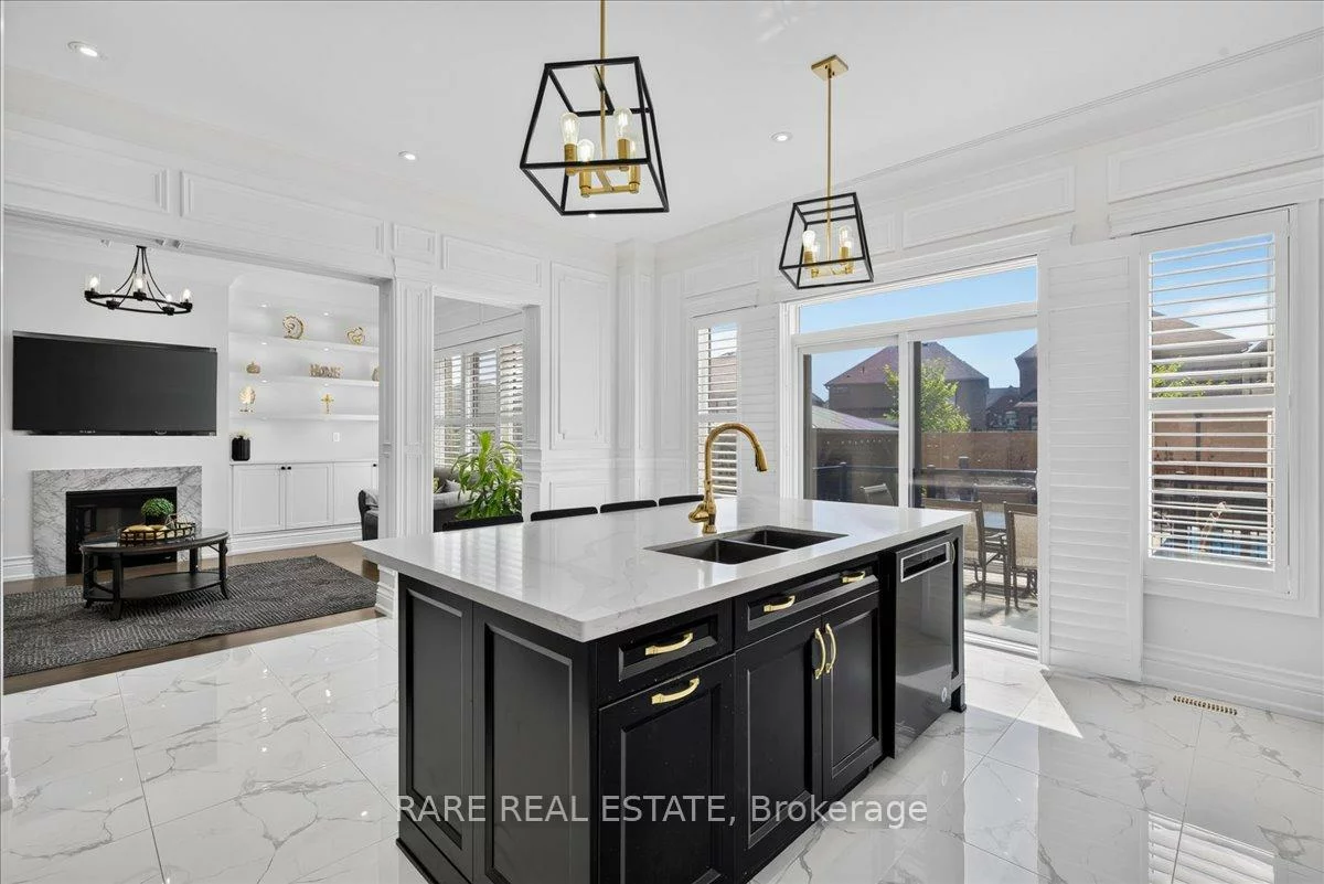 43, Pear Blossom, Holland Landing, East Gwillimbury