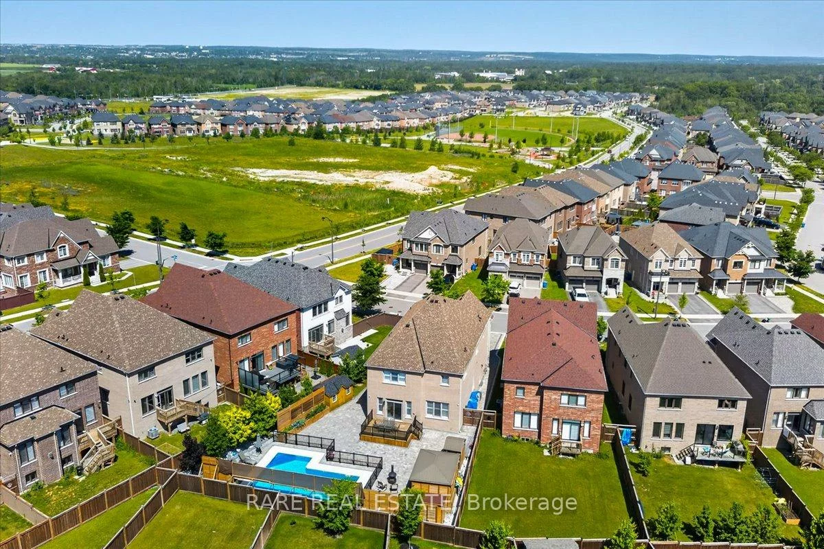 43, Pear Blossom, Holland Landing, East Gwillimbury