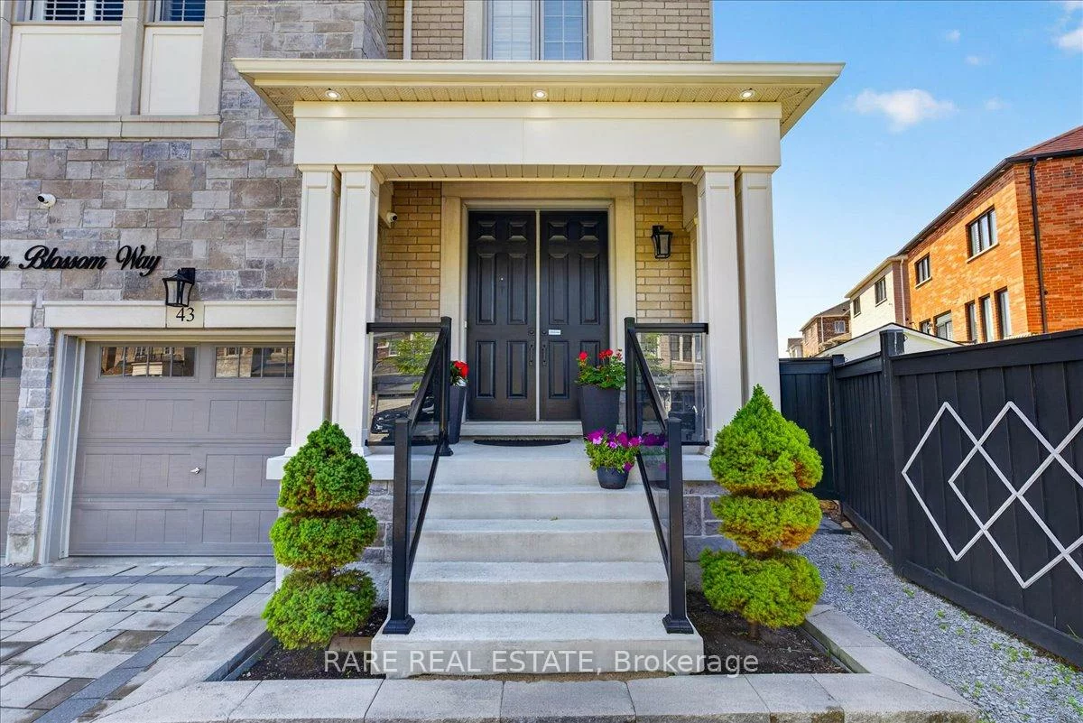 43, Pear Blossom, Holland Landing, East Gwillimbury