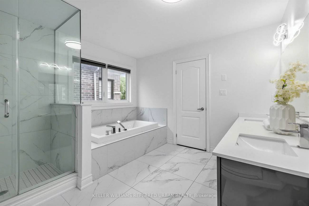 6, Sharonview, Sharon, East Gwillimbury