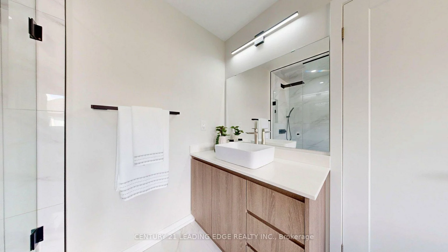 64, Mondial, Queensville, East Gwillimbury