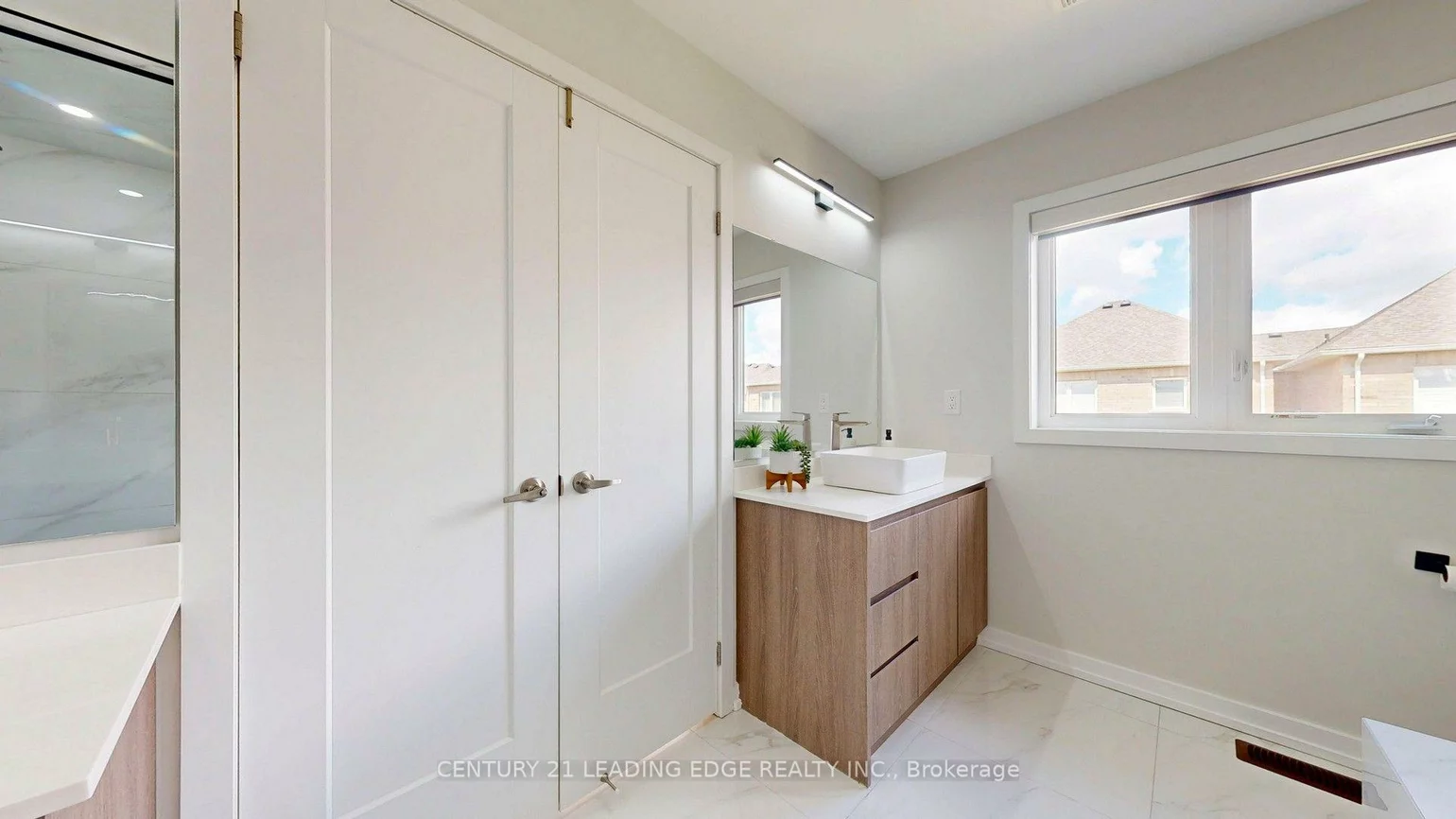 64, Mondial, Queensville, East Gwillimbury