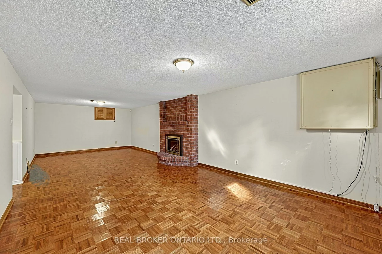 222, Park, Holland Landing, East Gwillimbury
