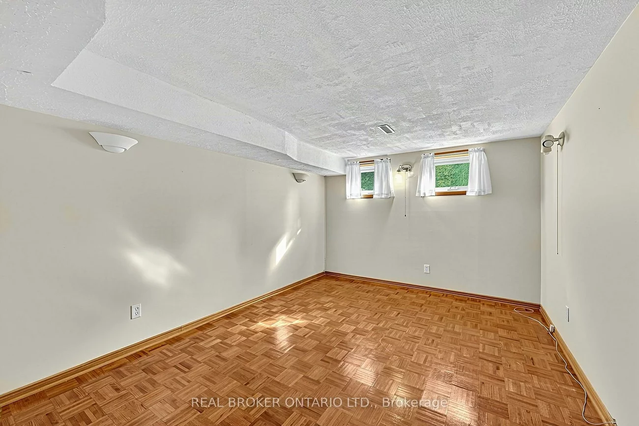 222, Park, Holland Landing, East Gwillimbury