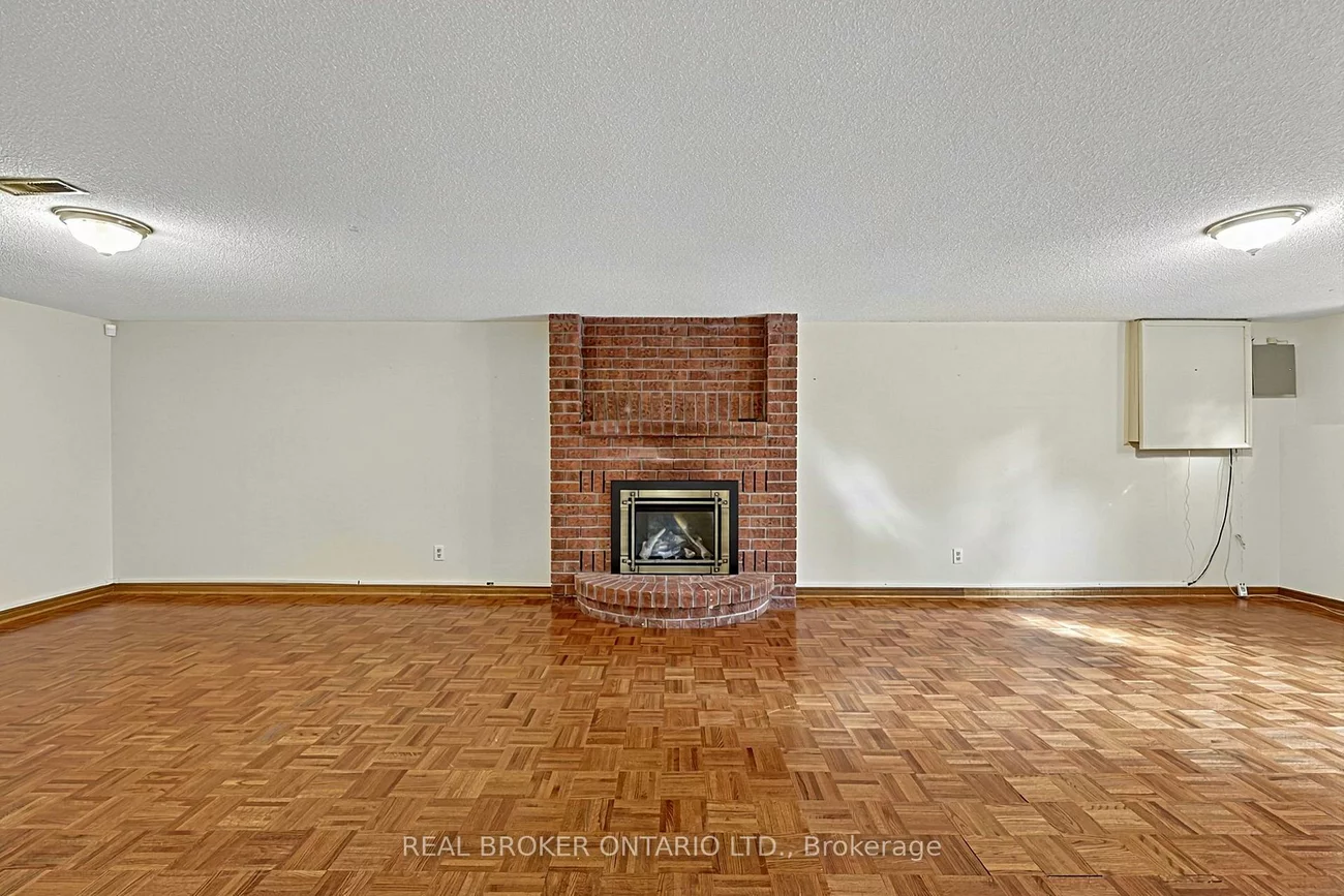 222, Park, Holland Landing, East Gwillimbury