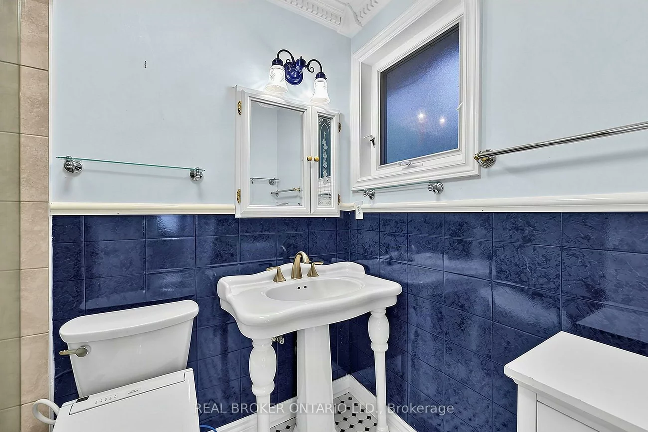 222, Park, Holland Landing, East Gwillimbury