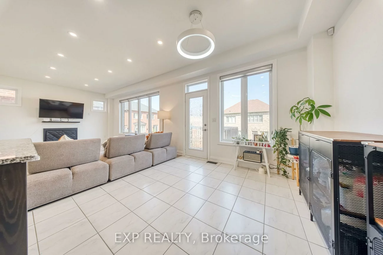 8, Prosperity, Holland Landing, East Gwillimbury
