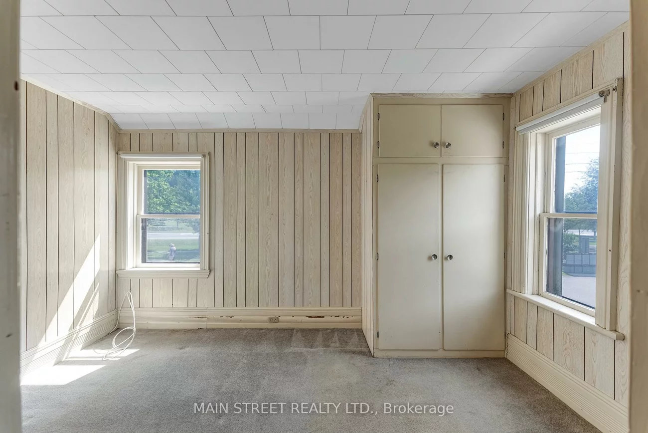 60, Albert, Mt Albert, East Gwillimbury
