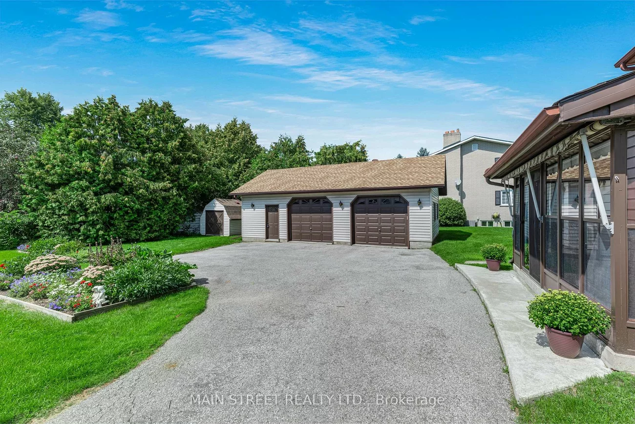 60, Albert, Mt Albert, East Gwillimbury